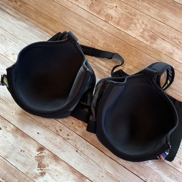 VSX Geo Print Bright Multi Colored Print Front Zip Sports Bra 32D - Picture 7 of 7